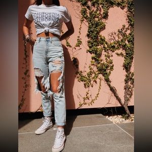 American Eagle Light Wash Distressed Jeans